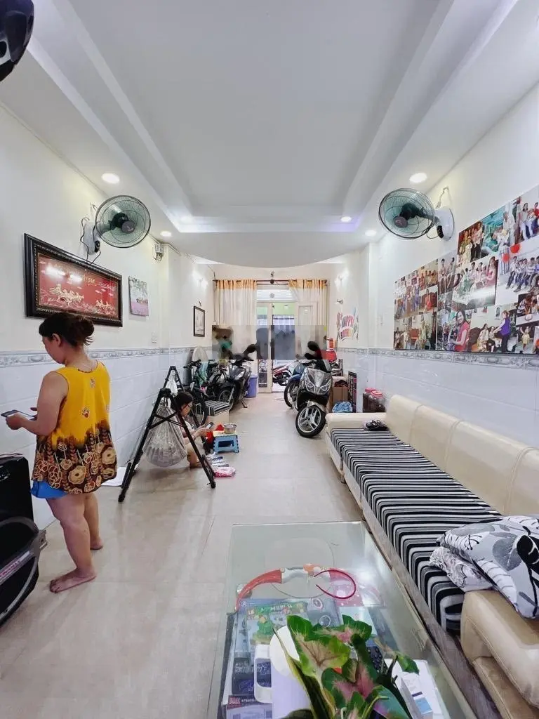 Bán nhà Tôn Đản, Quận 4, 5 tầng, 35m2, giá: 5,9 tỷ