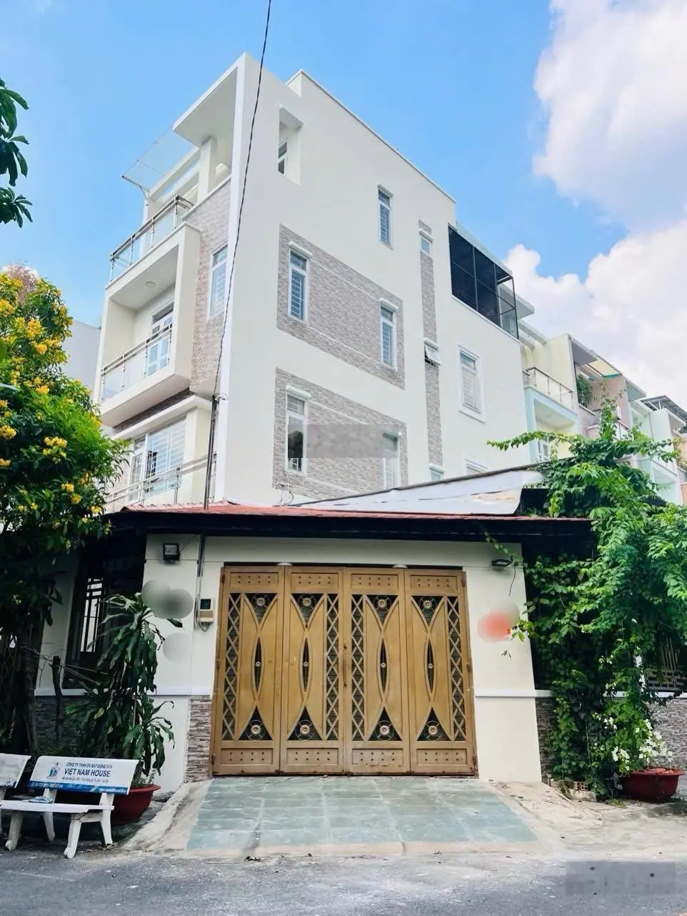Cực sốc! Giảm 2 Tỷ bao giá toàn khu- Bán nhà 1T2L đường 10m sát Tô Ngọc Vân - Dt 145m2 ( ngang 10)