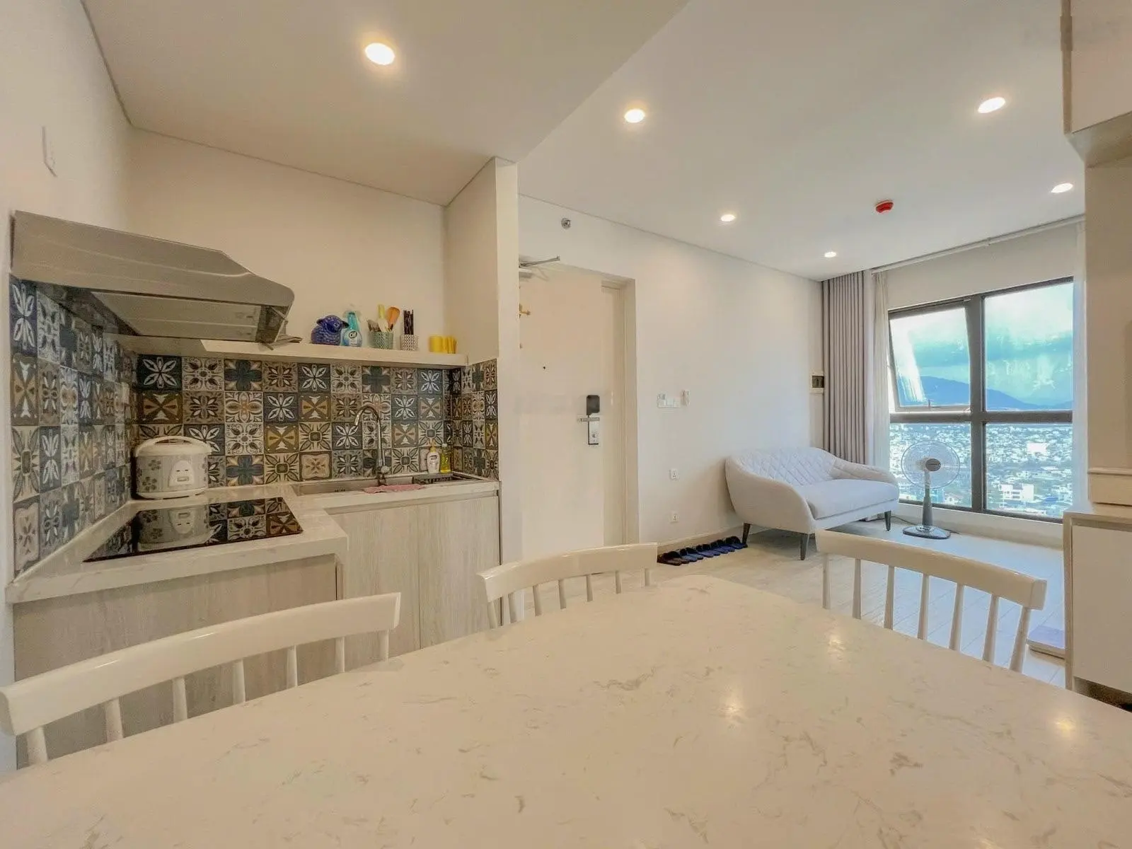 Chính chủ bán căn hộ 2PN Sát biển-Gold Coast Nha Trang, view biển và nội thất đẹp. Tầng cao mát mẻ