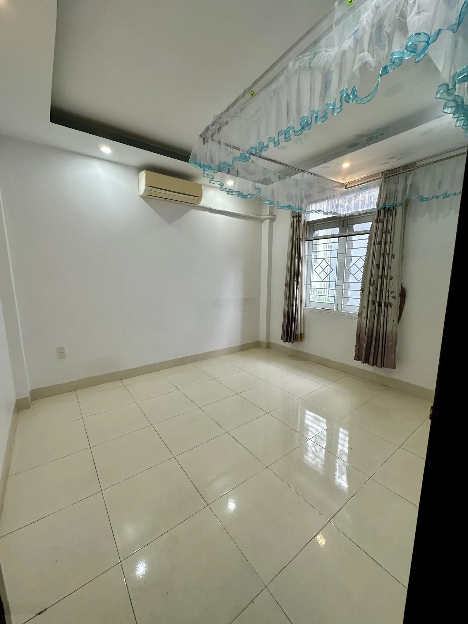 Bán nhà 3 tầng hướng Đông Nam KĐT Phước Long dt 80m2 ngang 5m đường rộng 16m