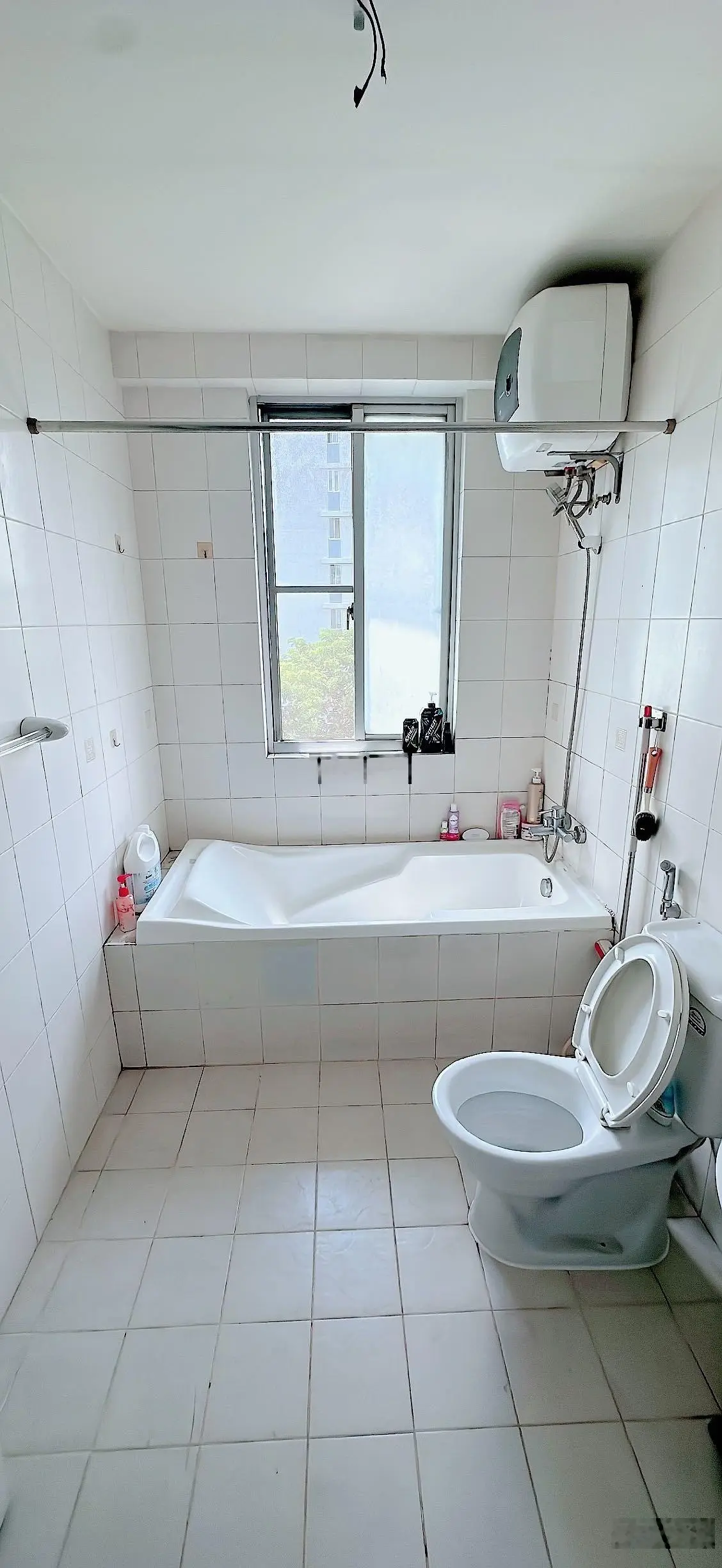 Bán căn hộ Mỹ Khánh 3 phòng ngủ 113m2 chỉ 6,4tỷ VND đầy đủ nội thất, LH Ngọc Lan 0906 743 ***