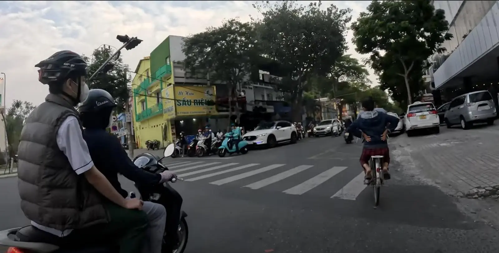 Bán nhà 5 tầng mặt tiền 5m5 Hoàng Diệu, doanh thu trên 400 tr/năm, giá chính chủ