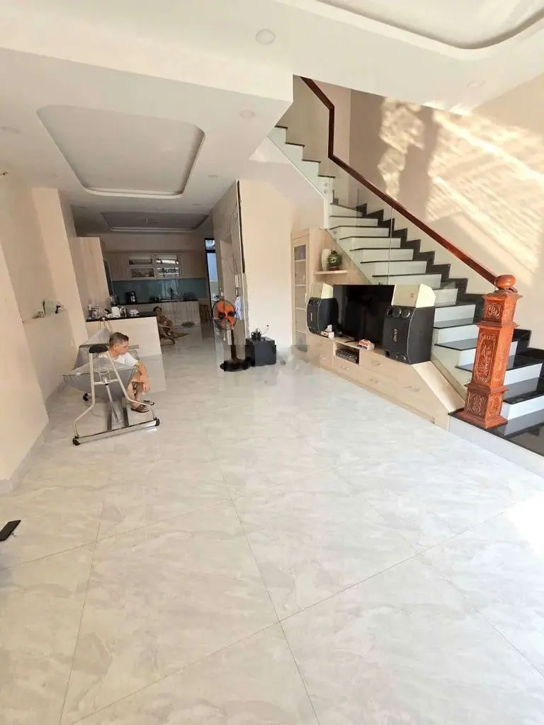 Nhà 4 TẦNG 96m2 - THANG MÁY - 4PN - hẻm 5m, SHR, Tam Phú, nhỉnh 7ty.
