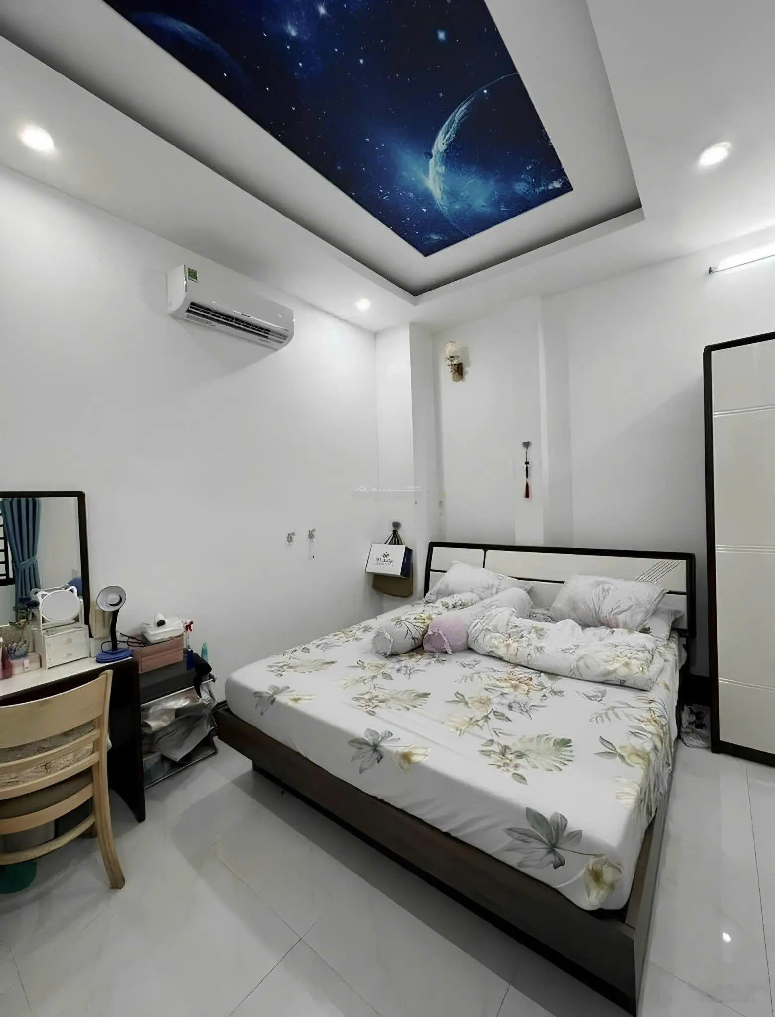 Gia đình tôi cần bán gấp căn nhà mặt tiền, đường Đinh Đức Thiện, chợ Bình Chánh, huyện Bình Chánh