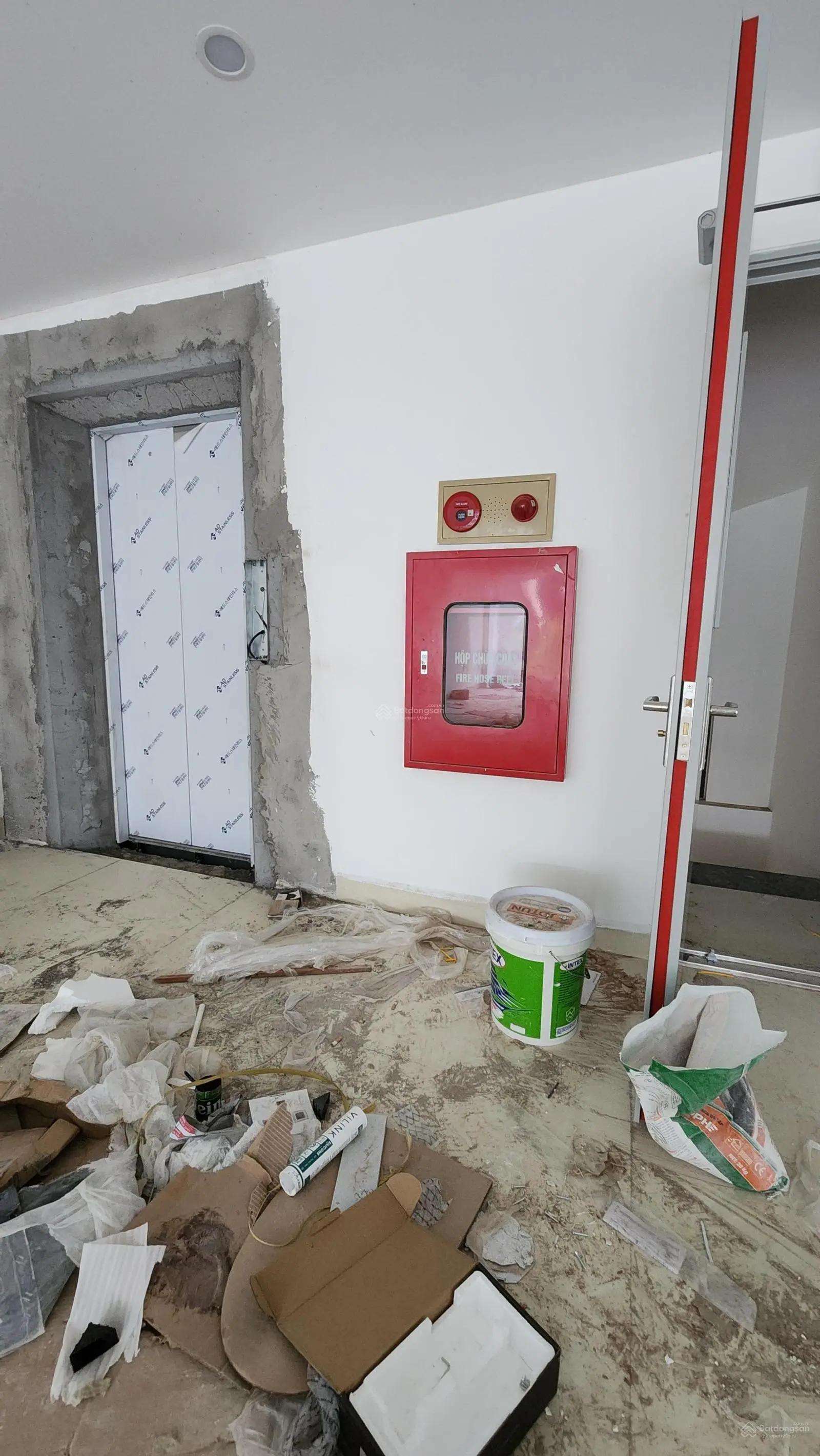 Bán tòa văn phòng 9 tầng, 56 tỷ, mặt tiền 6.2m, sổ đỏ 110m2, nhà mới xây, cho thuê 120 triệu/th.