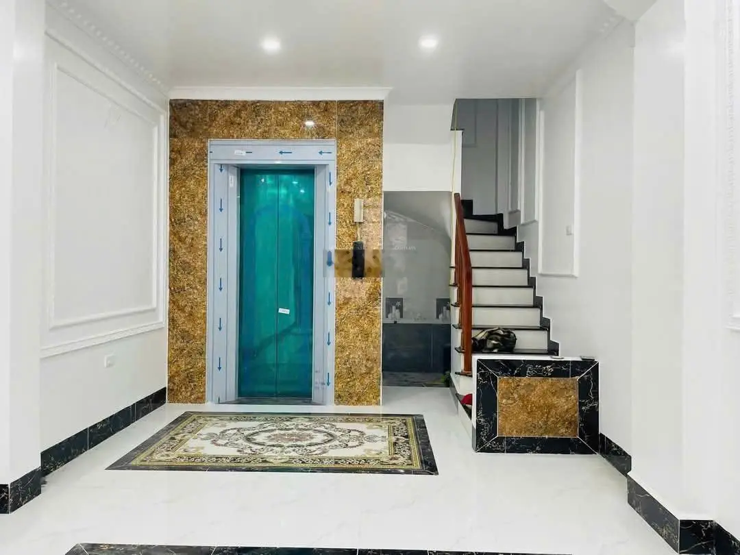 Cầu Diễn / ĐH Công Nghiệp - Thang máy - Nội thất đủ - 6 tầng - 34m2 x 4 phòng ngủ - SĐCC - Ngõ rộng