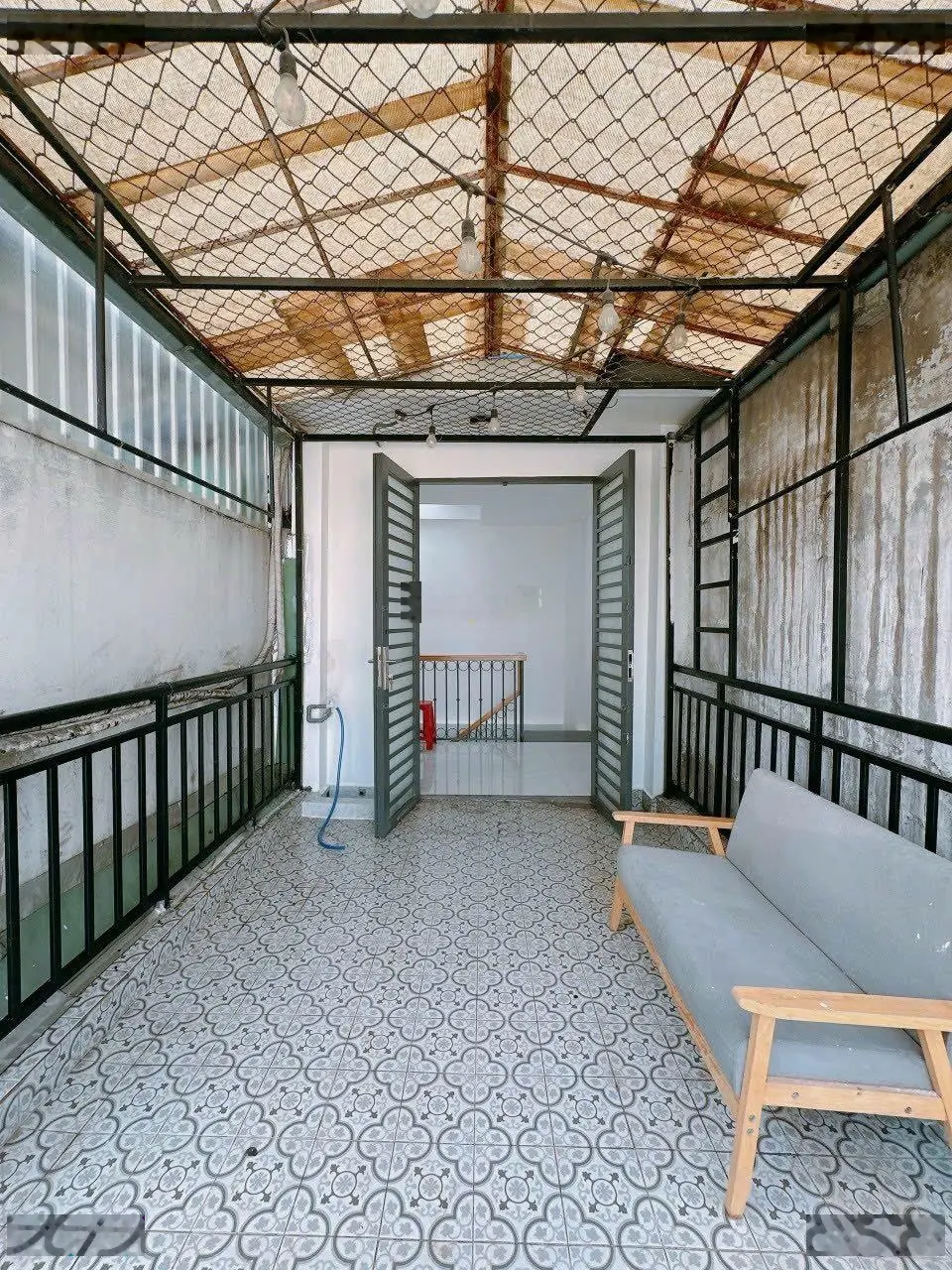 Nhà đẹp siêu rẻ Q4 P6 Bến Vân Đồn