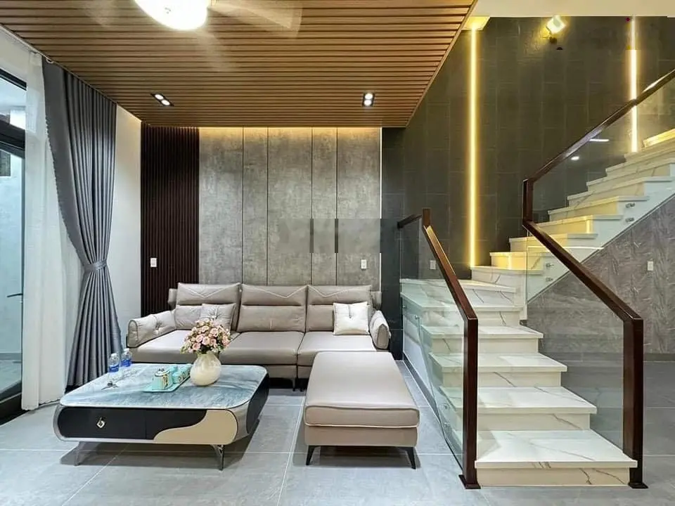 Nhà đầy đủ nội thất Quận 11, 4 phòng ngủ, bán 4,5 tỷ sổ hồng sang tên ngay