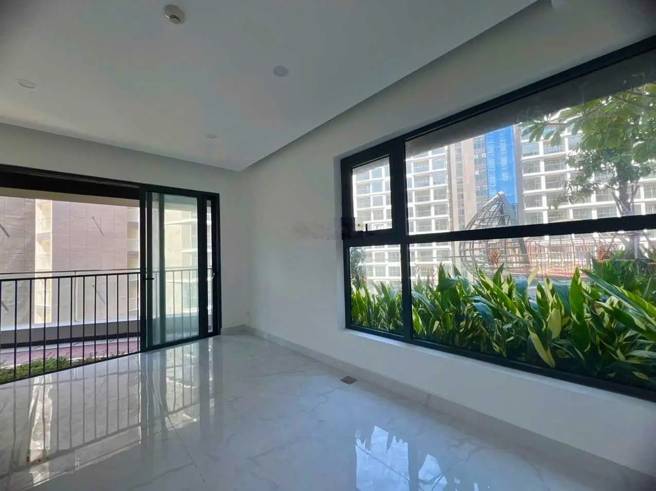 Hiếm! Còn 1 căn trệt trên không Alnata Plus - 80m2 - Bao gồm ô đậu xe - giá bán 5.550 tỷ (102%)
