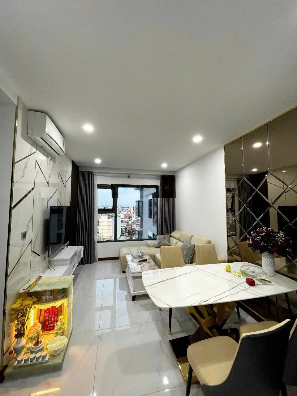 Bán gấp căn hộ Res Green Tower, Quận Tân Phú sổ hồng