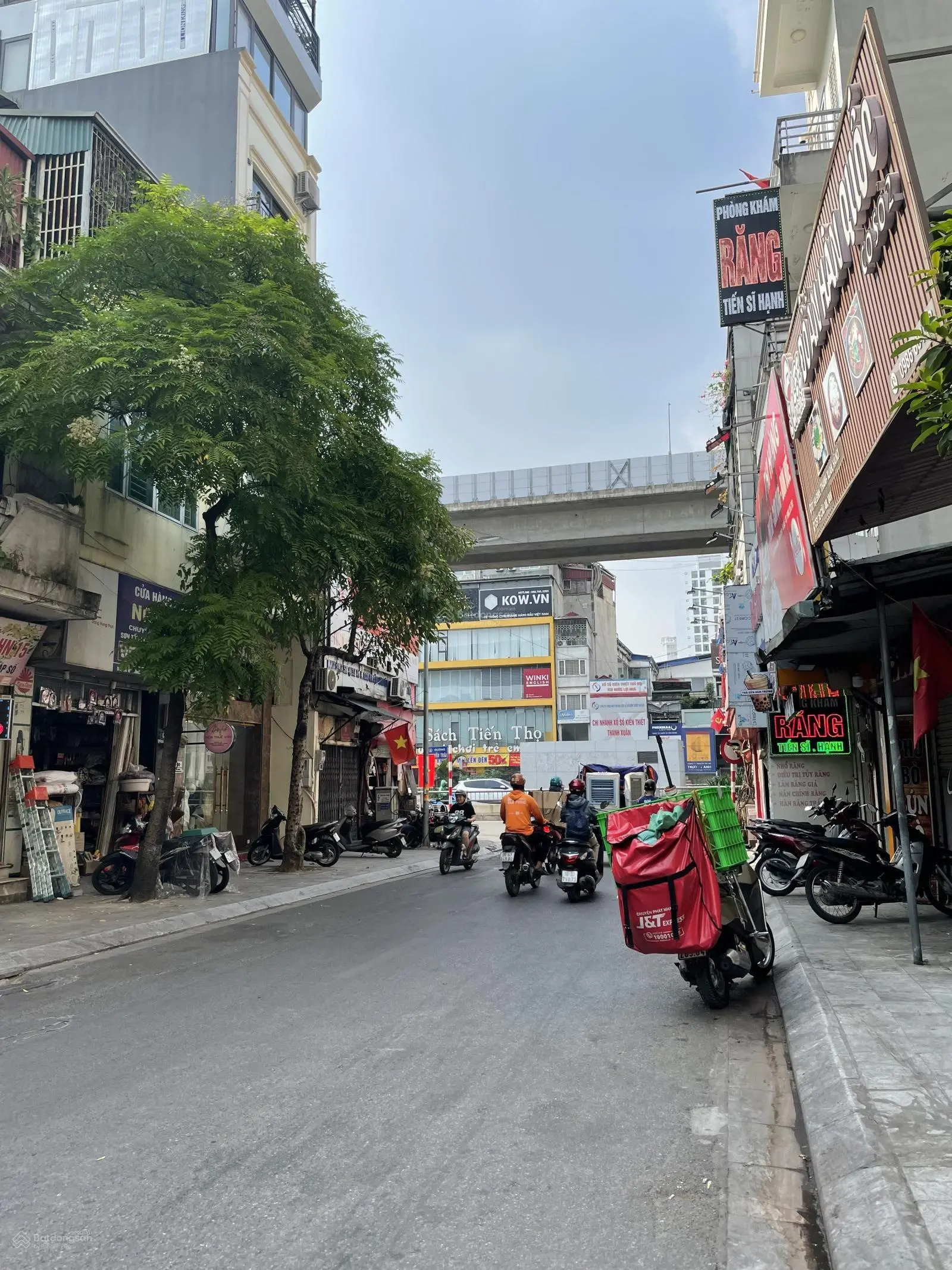 HIẾM ! GIÁ ĐẦU TƯ. 69m2 mặt phố HẠ ĐÌNH vỉa hè rộng . Chủ cho thuê 500tr/năm .