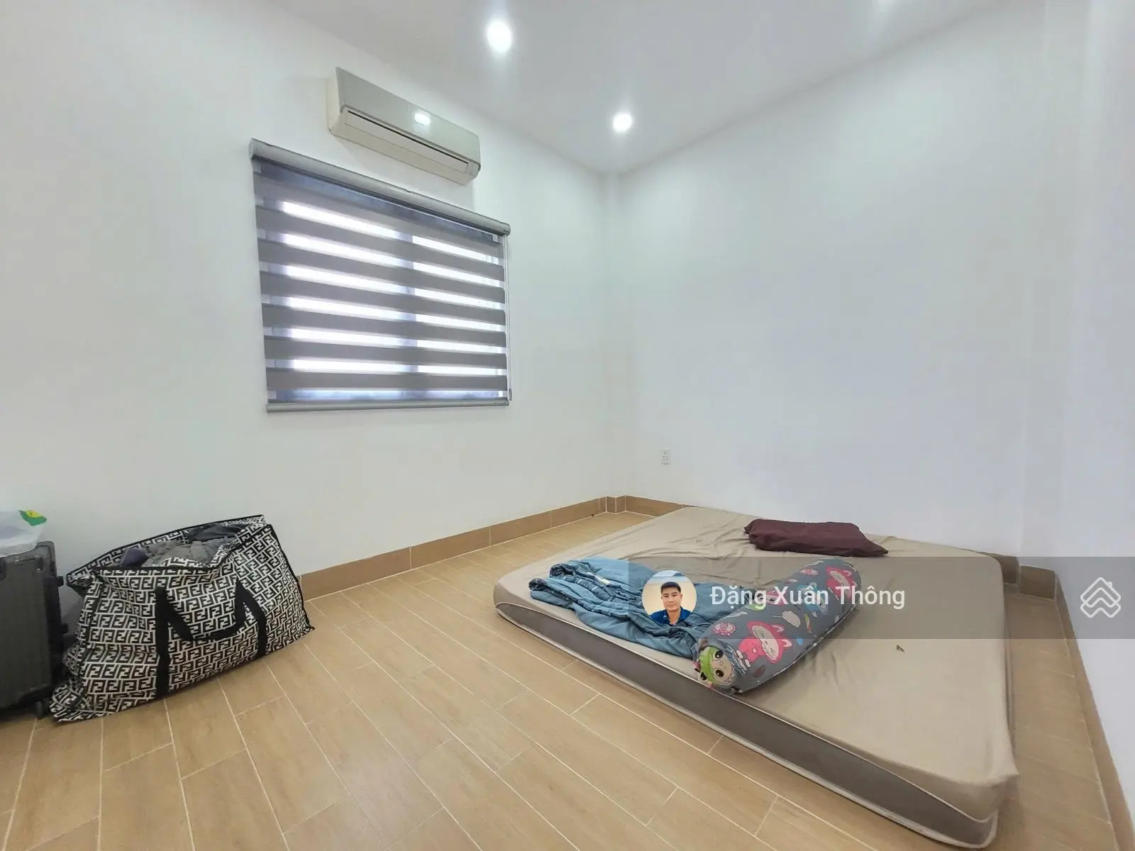 Nhà 1 Trệt 2 lầu Hiện Đại Gần Vin Quận 9, Vào Ở Ngay, Giá 5,3 tỷ, Đường 10m Vỉa hè Rộng, Văn Minh