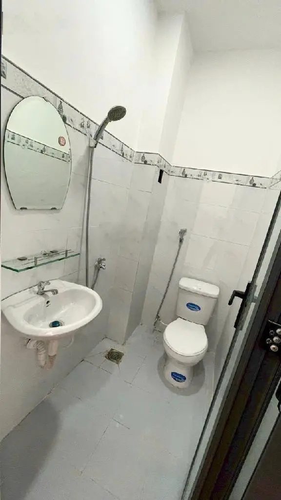 Bán nhà ngang 4 - 4PN - 36m2 - Giá 3.75 tỷ - Hẻm Chuyên Dùng Chính Q7