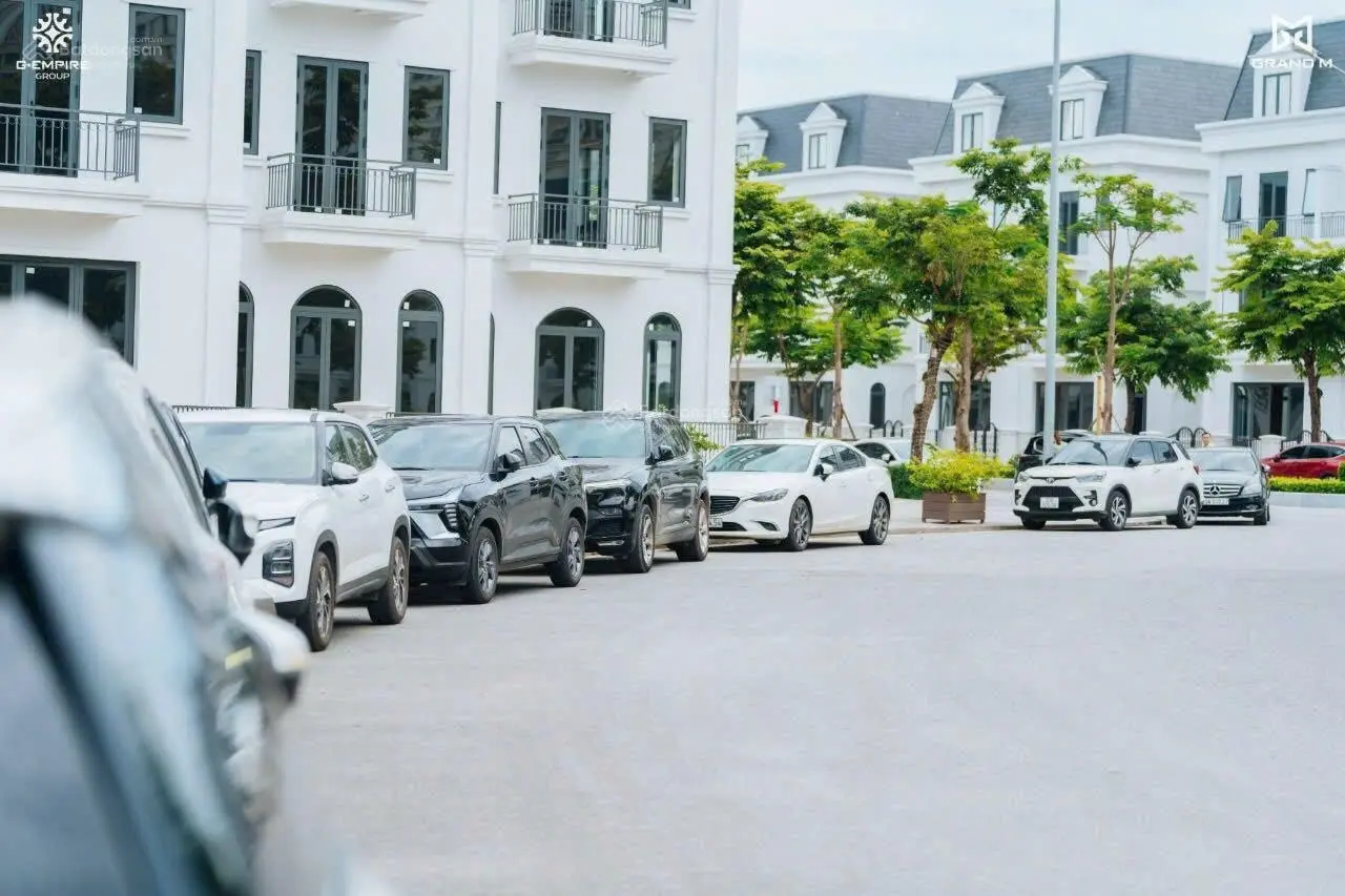 Bán biệt thự Solasta Mansion 212m2, giá 32.5 tỷ. LH 0904 682 ***
