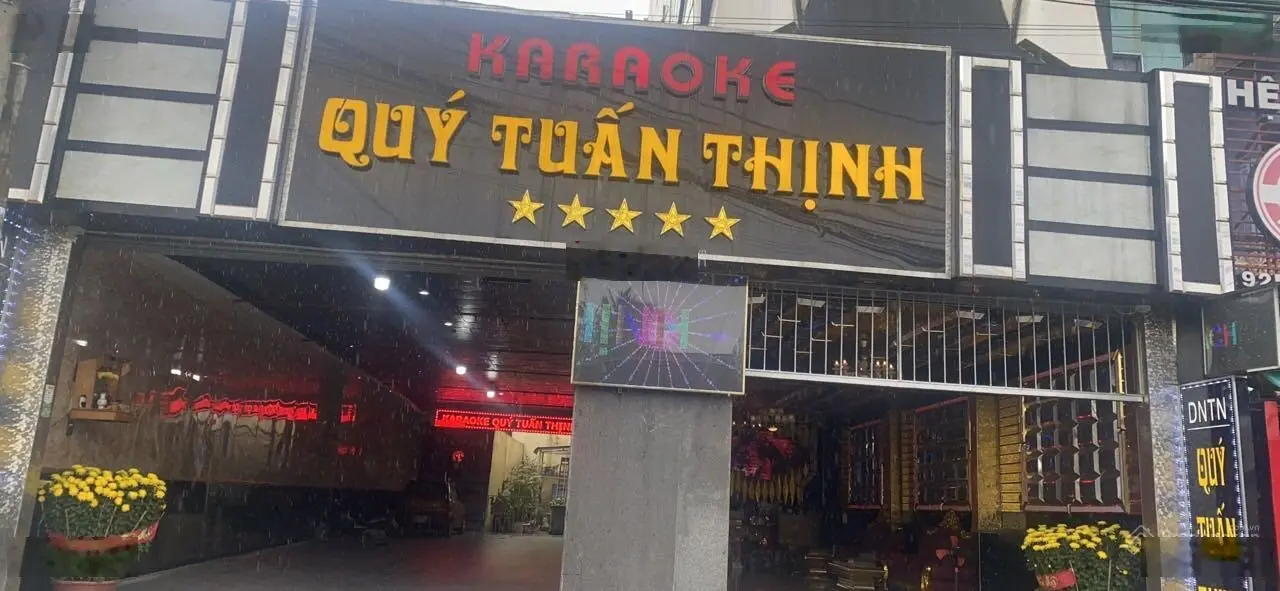 Bán MT KD đường Trần Quang Diệu, TP Quảng Ngãi. DT 1000m2, MT 11.5m, đường 10m, đang kinh doanh
