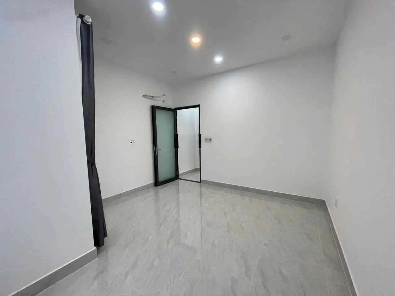 Bán nhà HXH 8m có lề láng nhựa sạch đẹp 4 tầng DT: 55m2 3PN 3wc Trương Văn Thành, Hiệp Phú, Q9