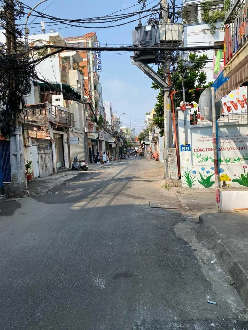 Bán nhà MT Nguyễn Đình Chính, Q. Phú Nhuận. DT: 6,2x18m nở hậu T, lầu giá 26T tiện xây mới gần NVT