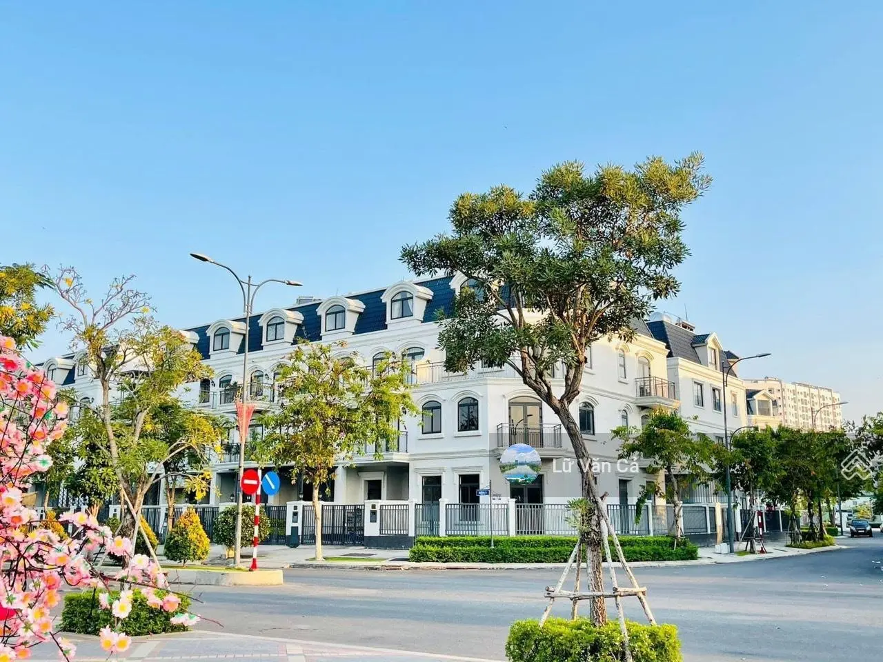 Biệt thự sân vườn lakeview city, 160m, giá 24 tỷ thương lượng, liên hệ 0907 860 ***