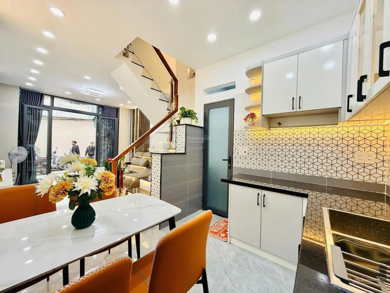 Chính chủ gửi bán căn nhà mới Bông Sao Quận 8 - 52m2 - 1T2L - giá hữu nghị 3 tỷ