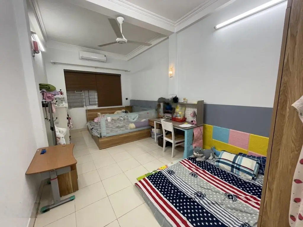 Bán nhà 4 tầng 35m gần ô tô thông hồng tiến trung tâm phường bồ đề vị trí hiếm nhà bán