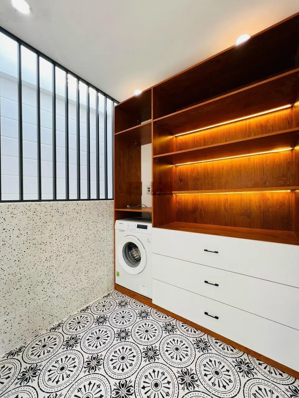 Bán căn nhà 48m2 hẻm 128 Trần Quốc Thảo, Phường 14, Quận 3, sổ riêng, bán gấp trong tuần, 2 tỷ350tr