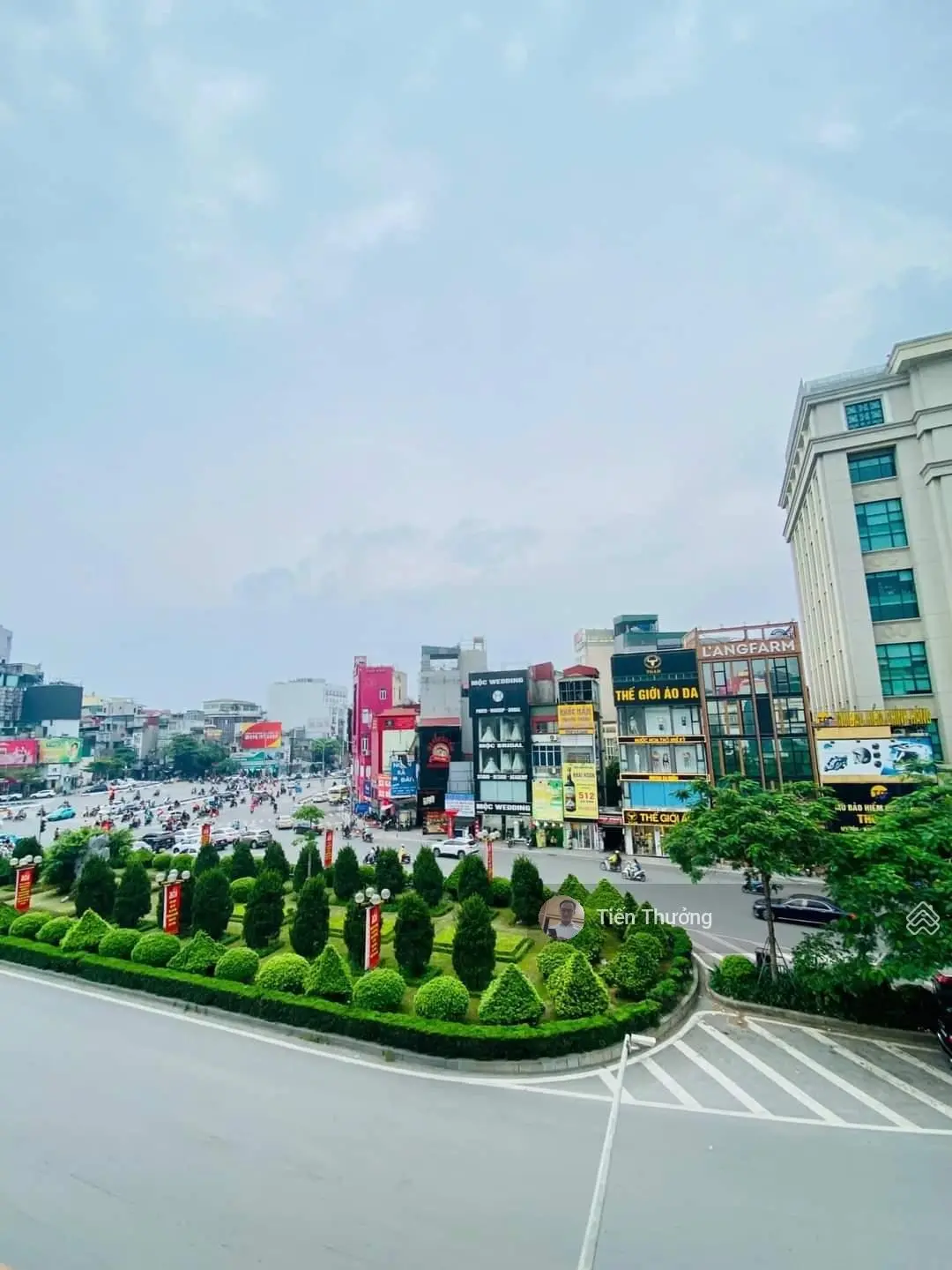 Cần bán gấp nhà mặt phố Hồ Tùng Mậu, vị trí vàng ngay ngã tư Xuân Thủy - Hồ Tùng Mậu 70m2x7 tầng