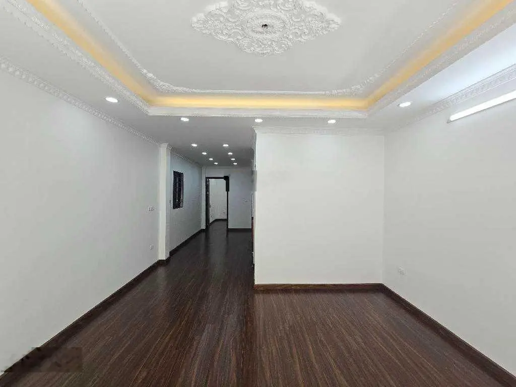 Bán nhà đẹp Đông Mỹ, thang máy, gara ô tô, nhà mới 65m x 5 tầng, MT 4,5m, full nội thất, ở ngay