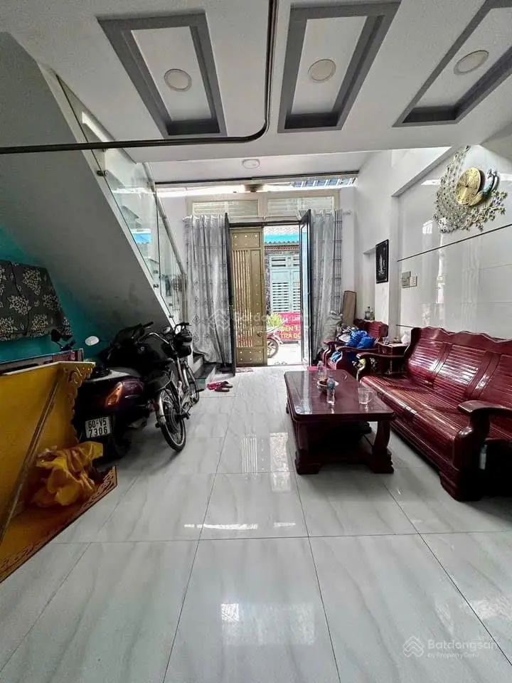Bán nhà hẻm xe hơi khu đẹp 4,4 x 11m. Đúc 4.5 tấm. nhà đẹp hc đủ giá 5.85 tỷ TL chính chủ