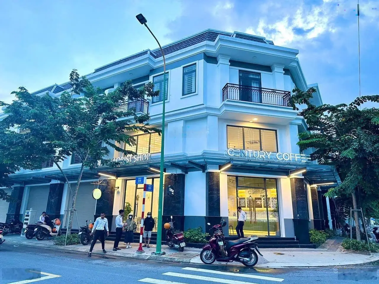 Cần bán căn góc 2 mặt tiền duy nhất, 120m², 4,6 tỷ, ngay trung tâm hành chính Bình Dương