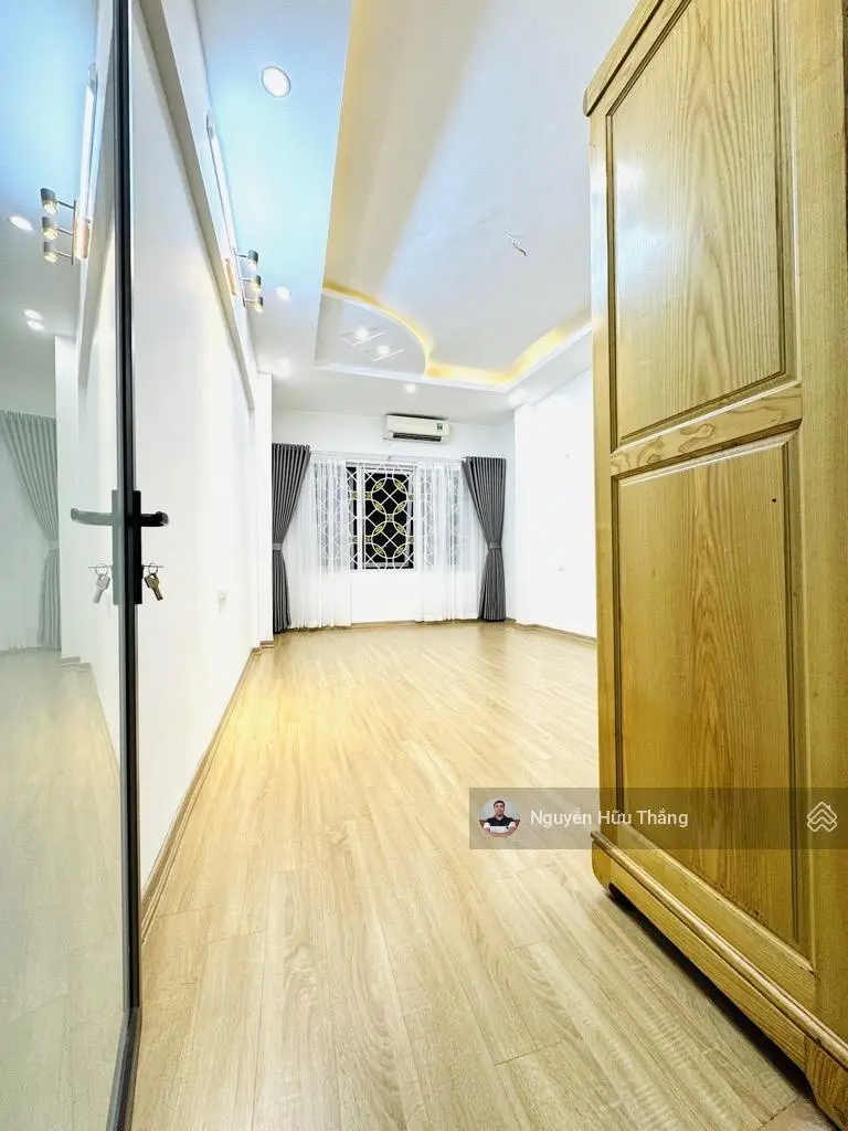 Trung tâm Bồ Đề, gara ô tô, ngõ thông 15m ra mặt phố