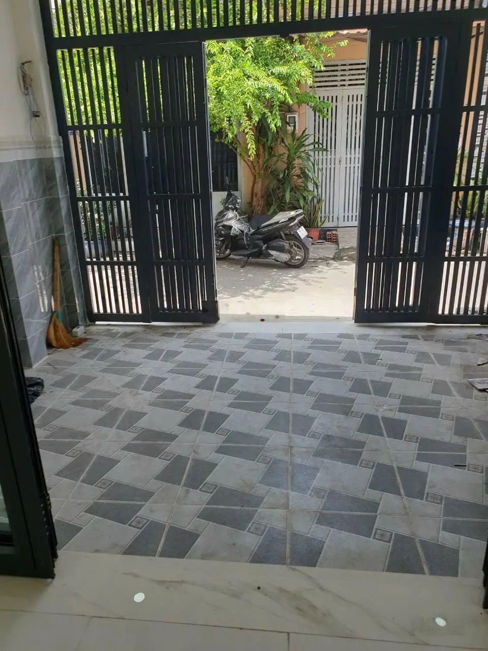 Nhà 1 lầu DT: 4 x 16m gần chợ nhỏ Võ Thị Hồi giáo xứ Bùi Môn