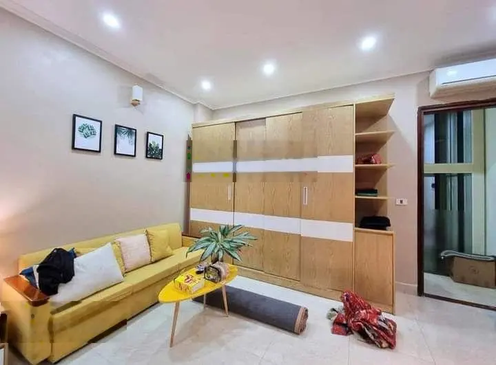 Siêu Vip! Nhà Huỳnh Thúc Kháng, Đống Đa, phân lô, ô tô vào nhà, 61m2*5T