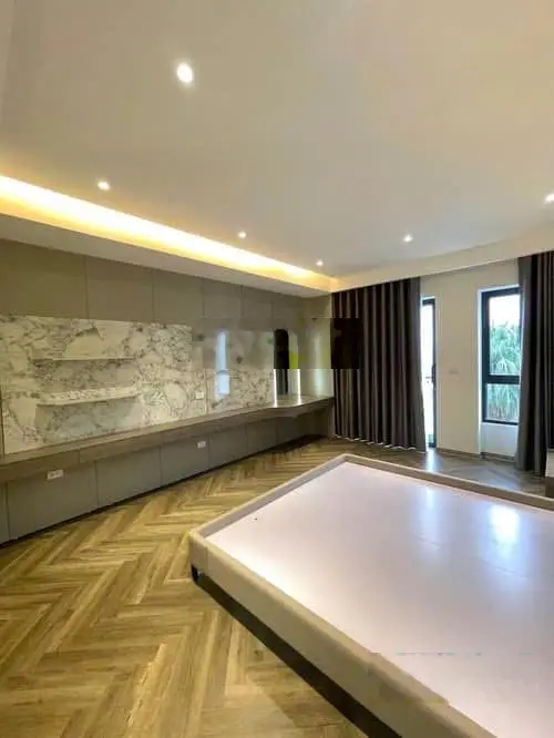 Nhỉnh 18 tỷ sở hữu ngay nhà 8 tầng full tiện ích Bồ Đề Long Biên- Lh: 0582 786 ***