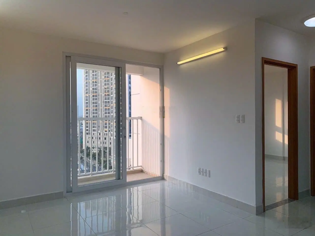 Deal căn Tara 2PN 2WC Rộng 68m2 giá 2,9 tỷ - Nhà đẹp view thoáng mát - LH: 0907 336 ***