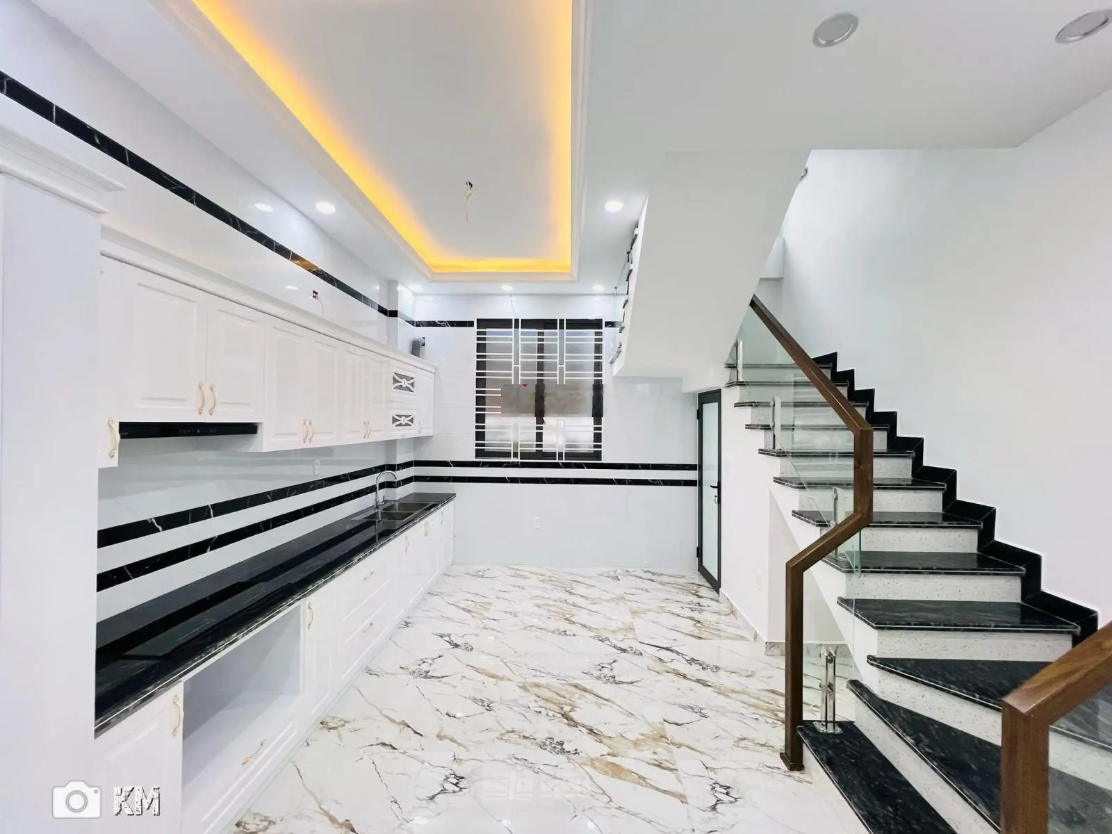 Bán dãy nhà xây mới 3 tầng ngõ 9 Trung Hành thông Lê Hồng Phong