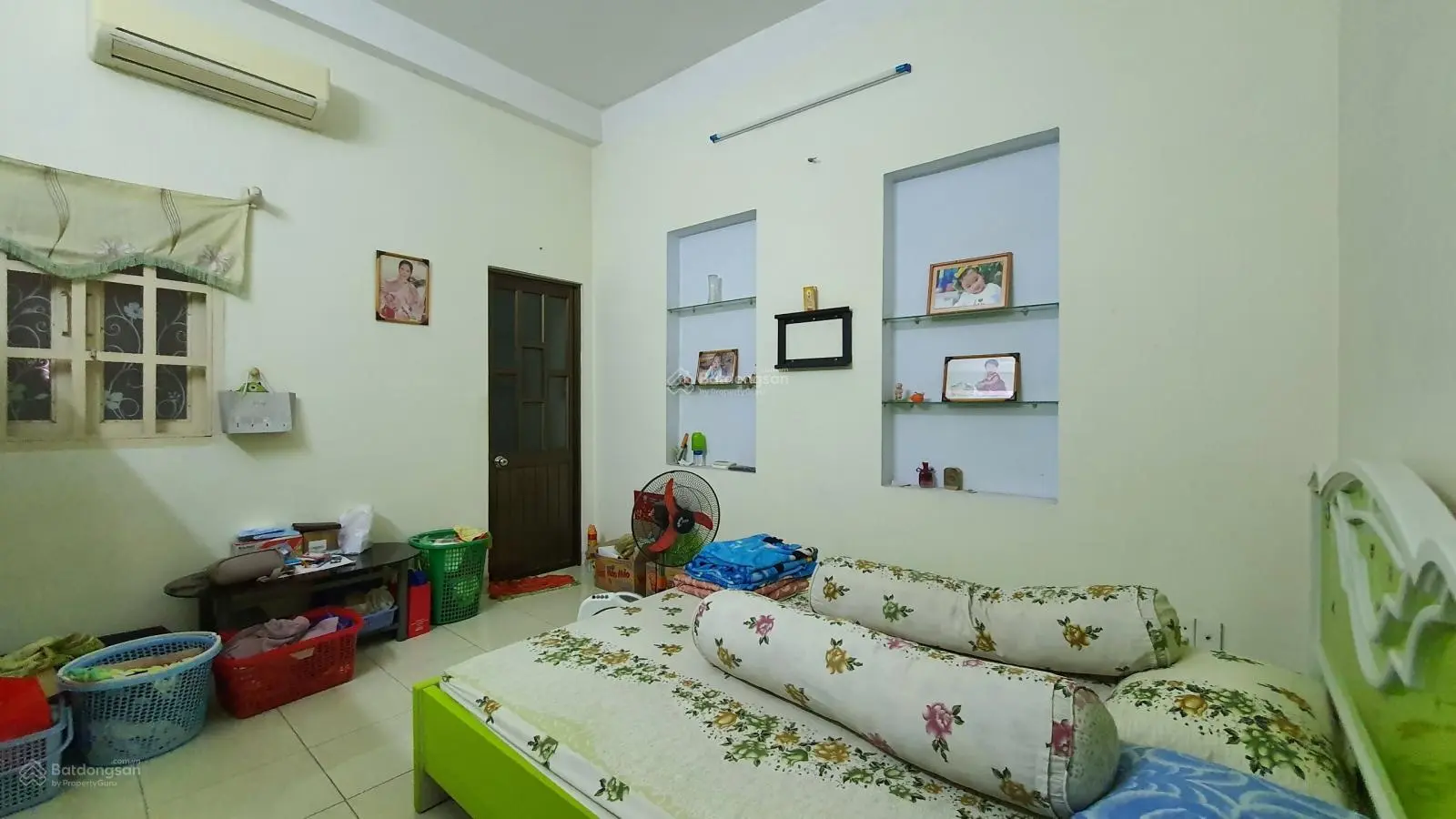 Nhà vị trí rất đẹp, xe hơi trước cửa, quay xe dễ dàng, gần đường lớn, 4m*15m đúc 3 lầu ST 4PN 4WC
