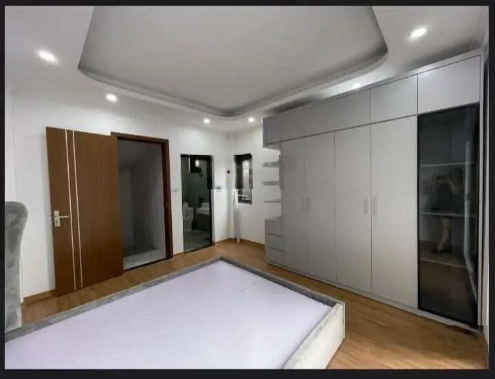 Bán nhà riêng tại Thạch Bàn, 6,295 tỷ, 48,5 m2, 3PN, 4WC, chính chủ, giá siêu hời