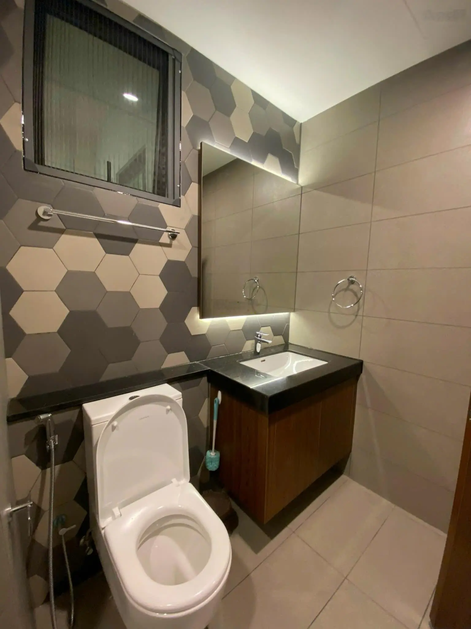 D'edge Thảo Điền: 2 bedr - 94m2, Full nội thất. Giá 8,5 tỷ, cam kết rẻ nhất TT. Xem căn hộ 24/7