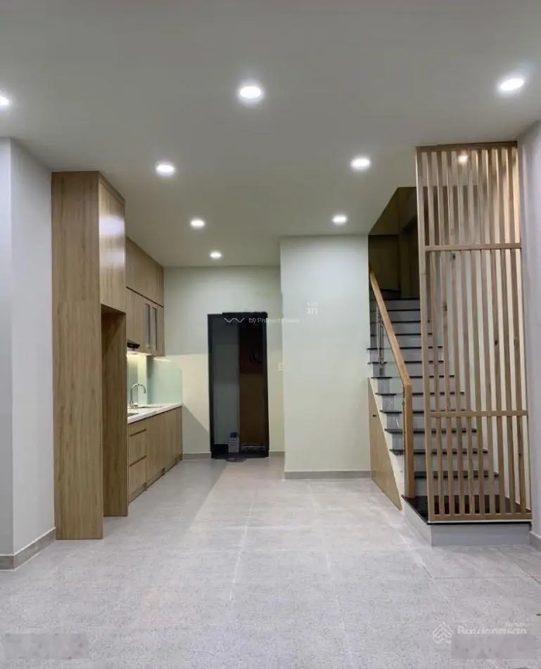 Nhà mới dọn vào ở ngay, 1 trệt 2 lầu, Phú Hữu, Q9, sổ hồng riêng