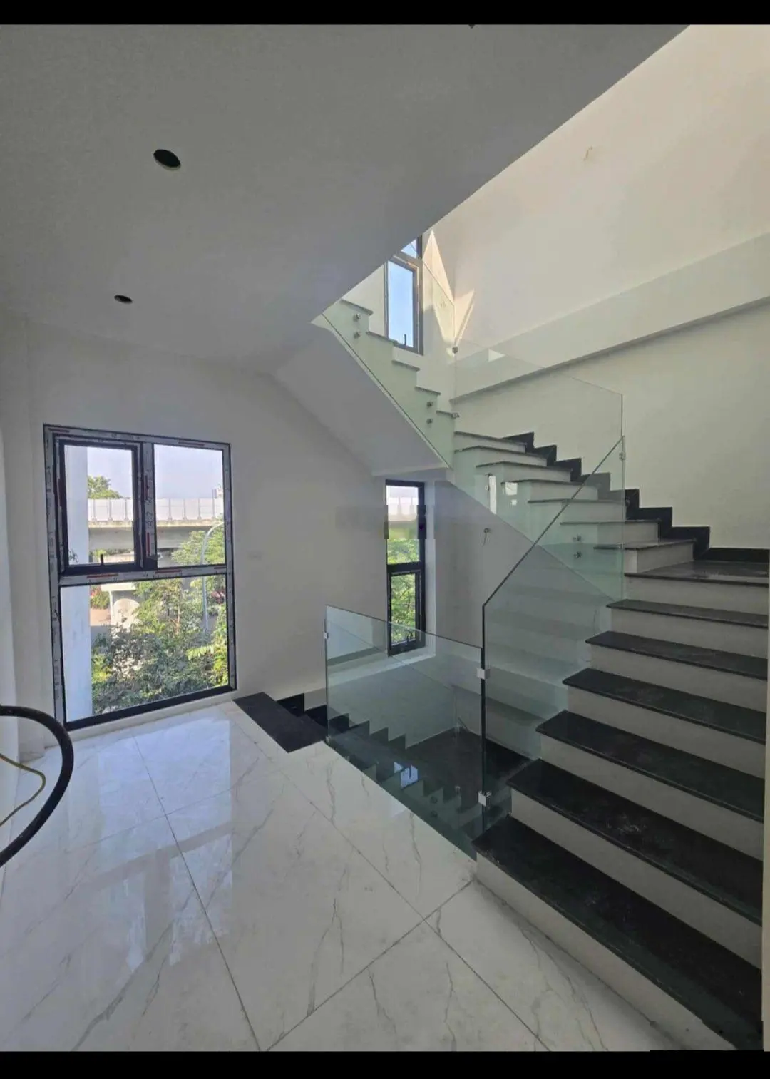 Chính chủ cần bán nhà Hoàng Cầu diện tích 45m2, 5tầng