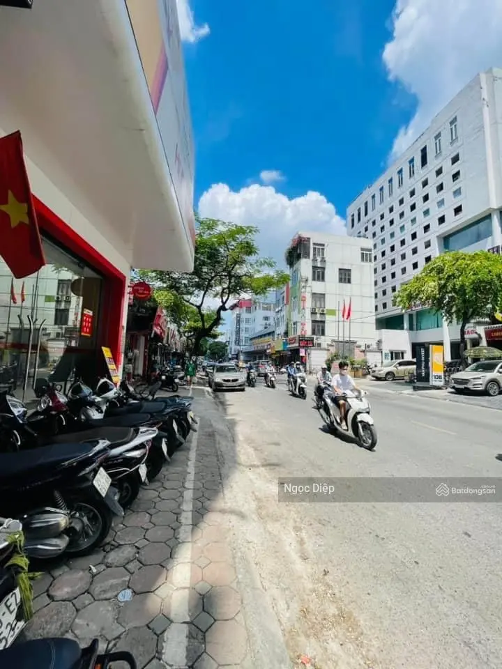 Cần bán gấp nhà mặt phố Thái Thịnh 55m2 6T 4MT giá 19.5tỷ thương lượng sâu. 0945 453 ***