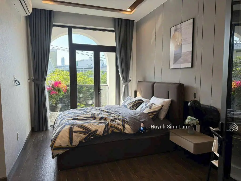 Bán nhà 4 tầng mặt tiền đường 7m5 , sát biển phạm văn đồng- đối diện trường cấp 3- sơn trà