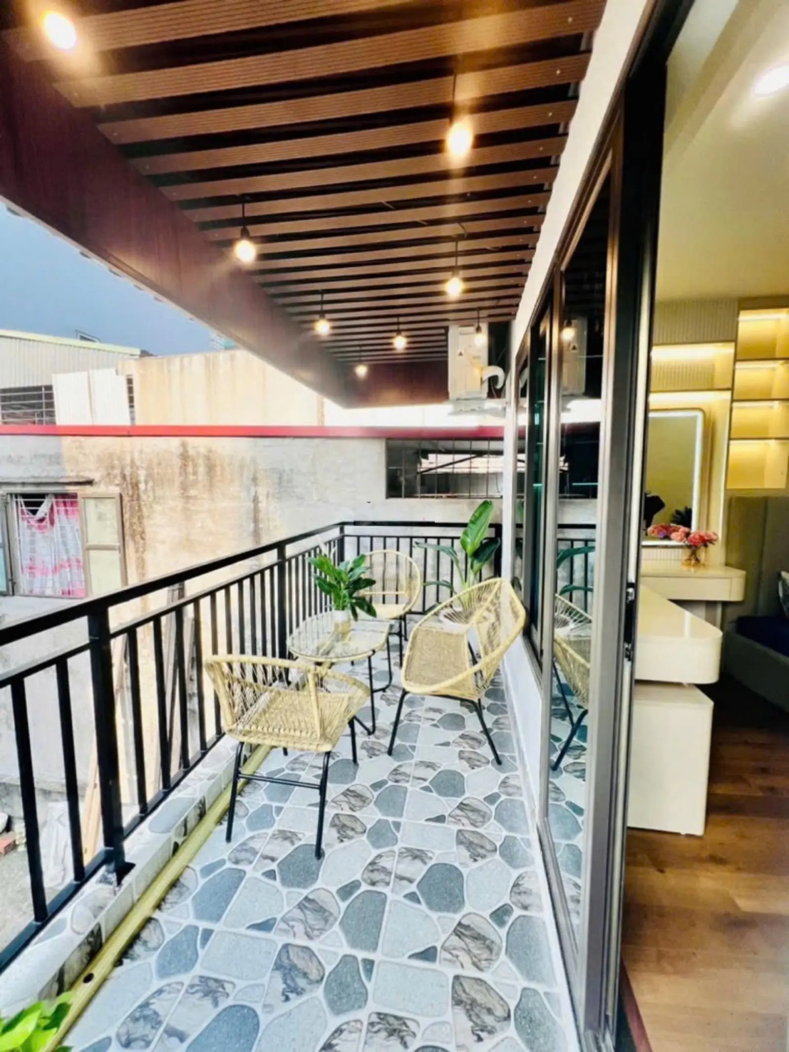 Vip - hoàng mai: bán nhà siêu đẹp: 40m - mt: 9m - nội thất cực đỉnh - giá cực tốt.