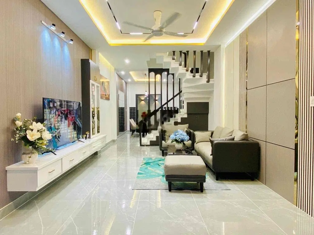 Chỉ 3,7 tỉ nhà Đ. Tân Vĩnh Quận 4, gần công viên Khánh Hội, sổ sẵn