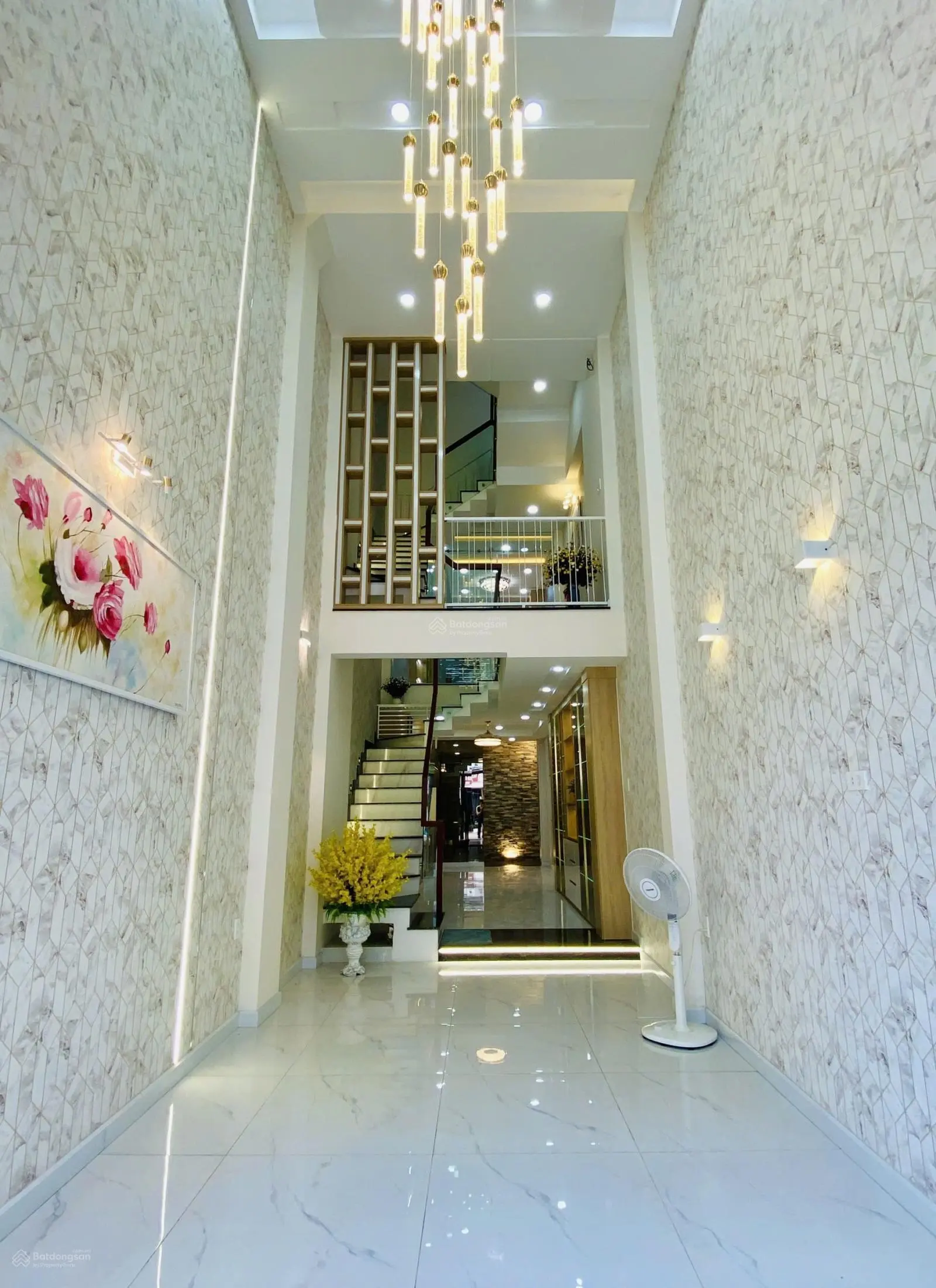 Bán Nhà Mặt Tiền Kinh Doanh giá như trong hẻm Nguyễn Duy Cung P12 Full nội thất 4tầng 5pn 6wc