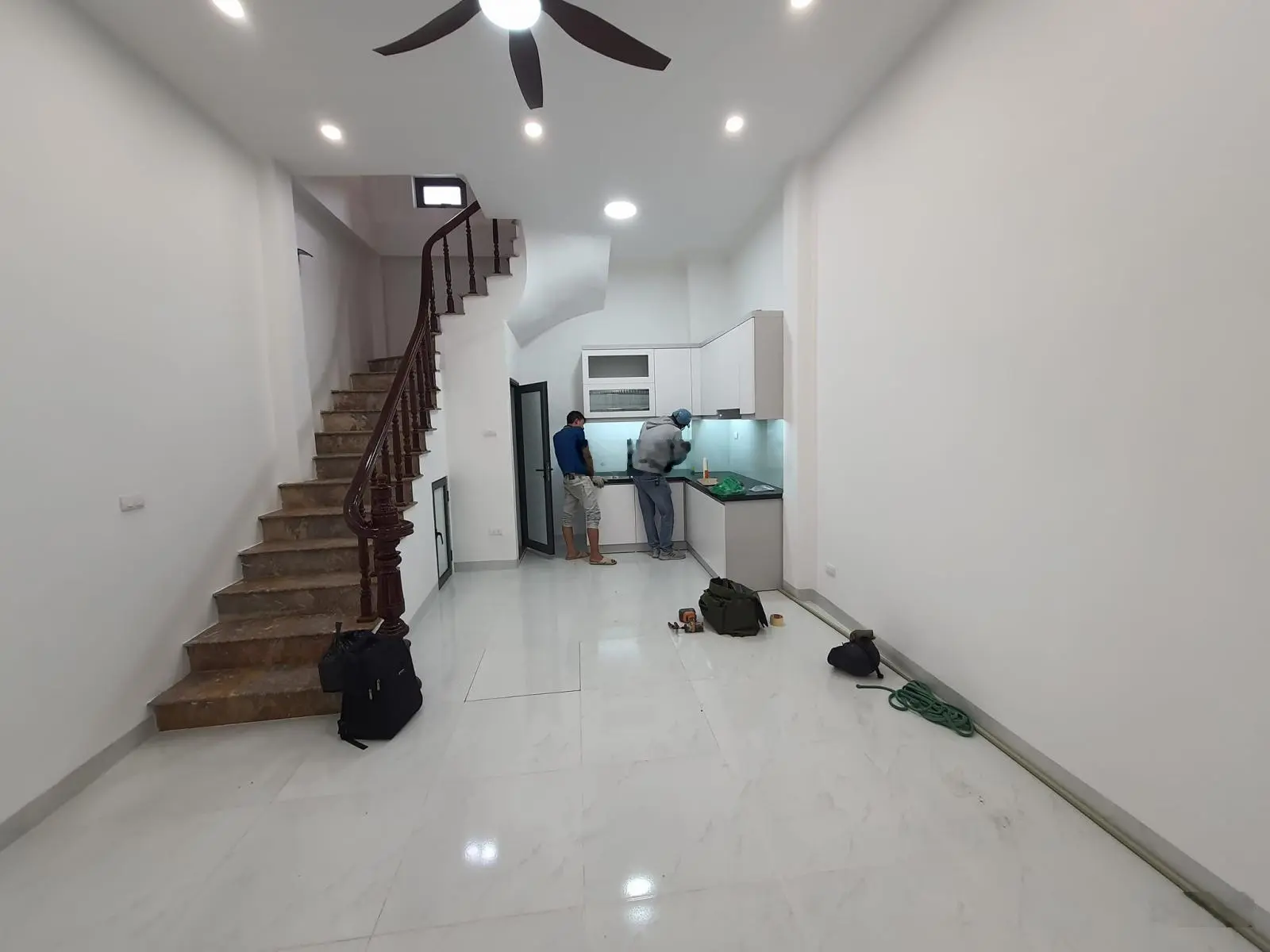 Chỉ 4.55 tỷ sở hữu ngay nhà 4.5 tầng, 3 ngủ tại 467 Lĩnh Nam, Hoàng Mai