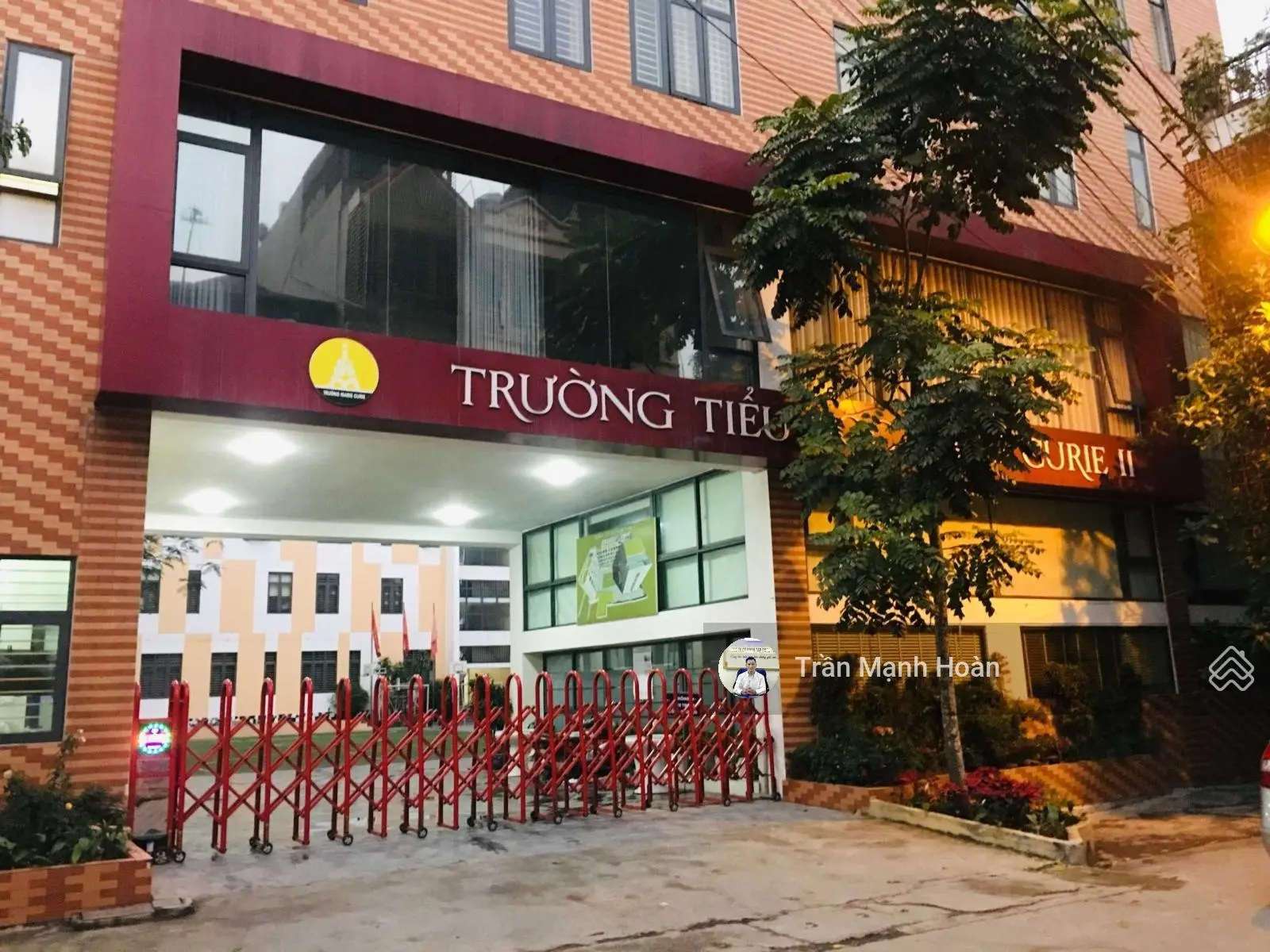 Chính chủ bán nhà 4T 4PN DT rộng 56m2 có sân ngay Nhà Văn Hóa Mậu Lương Kiến Hưng Hà Đông. Giá 4tỷ9