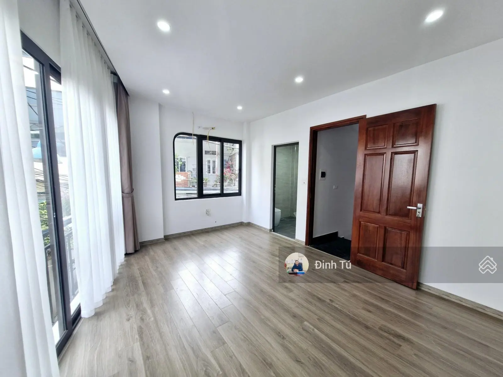 Chính chủ gửi bán nhanh nhà La Khê - Hà Đông, xây mới lô góc, ô tô đỗ cửa, KD, 30m2 x5T chỉ 7.69 tỷ