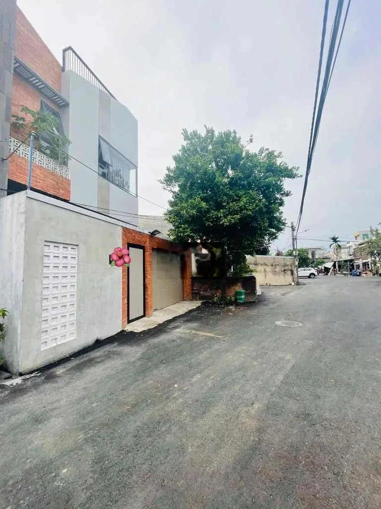 Nhà có gara oto - 135m2 - 2 tầng - ngang 8.5m - gần chợ khuê mỹ 5,8 ty
