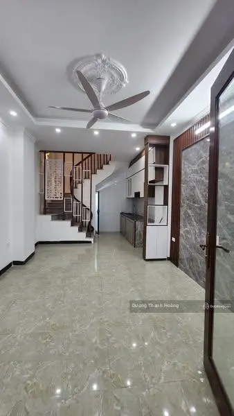 Nhà 5 tầng ngay ngã tư Thạch Bàn - Cổ Linh - Chung Cư Quân Đội, giá chỉ hơn 5 tỷ chút